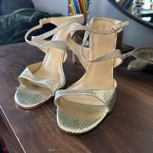 Ivanka Trump Gold Textured Heels